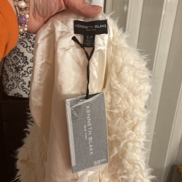 Fluffy vest - Picture 5 of 5